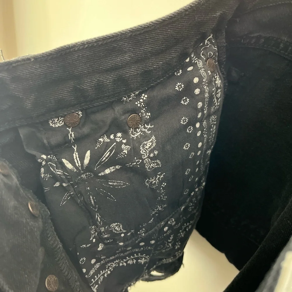 FREE People We The Free Black Denim Cutoff Distressed Women’s Shorts Size 29 - Picture 7 of 7